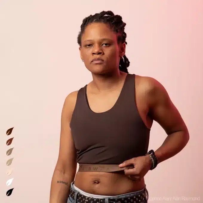 Marie dans son binder de sport couleur ébène