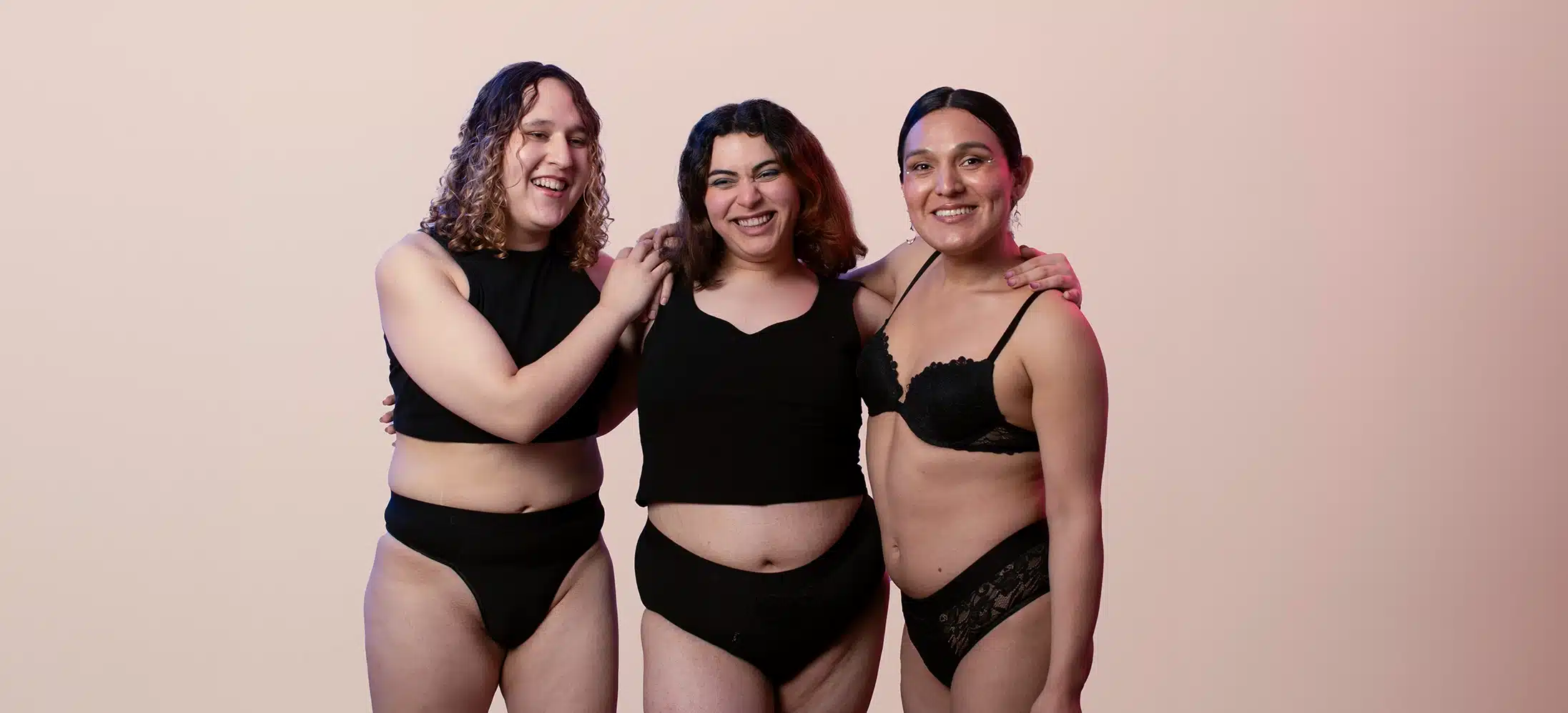 plusieurs femmes portant des tucking panties MtF